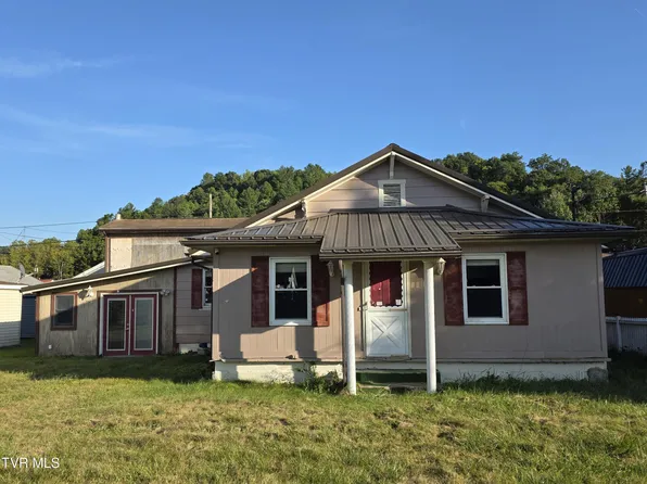 8506 Hickory St, Pound, VA 24279