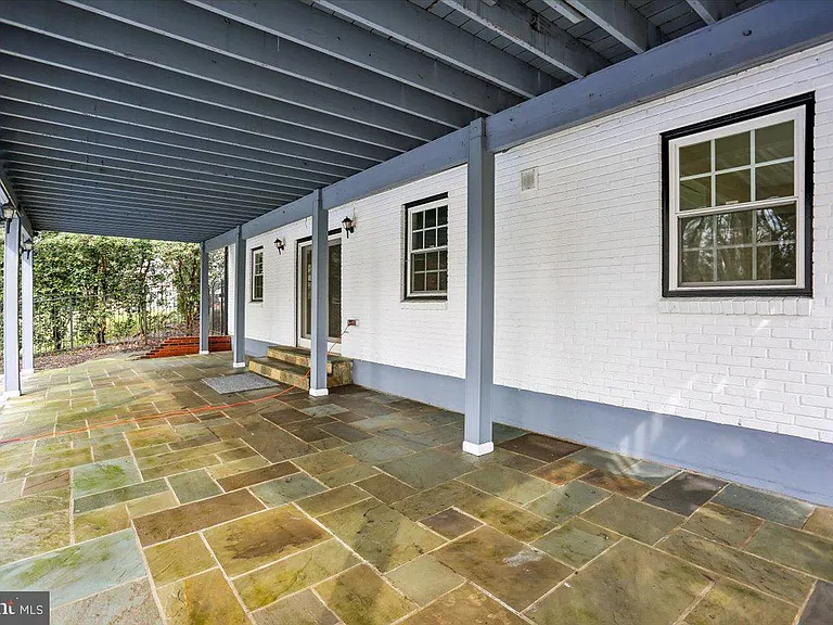 4902 Derussey Pkwy — Photo 100