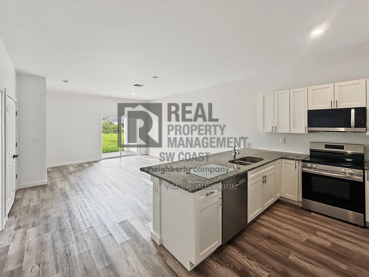 3 bed, 2.0 bath, 1906 sqft, $1,800 — Photo 2