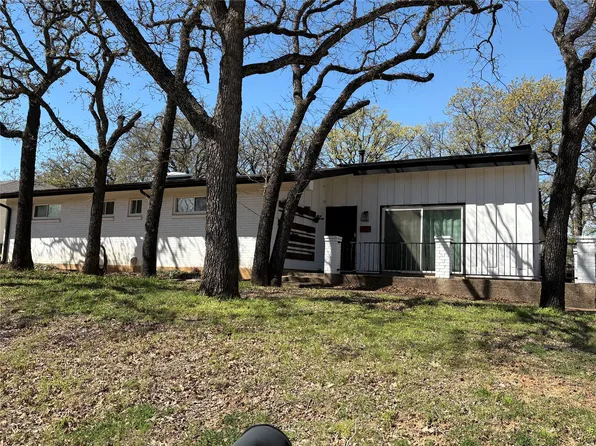 1121 Wade Dr, Bedford, TX 76022