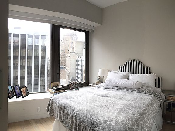 5th image of 75 Wall St APT 25E