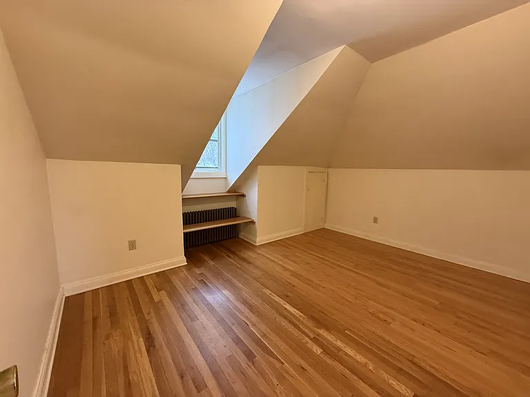 85 E Spring St #E — Photo 6