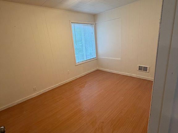 5th image of 1646 E Fairbanks St
