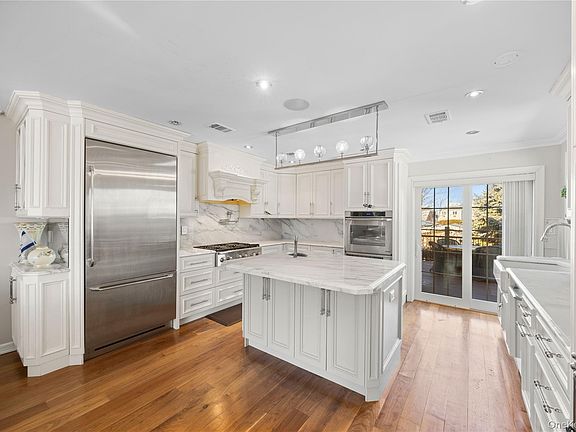 3rd image of 229 Ditmars Street