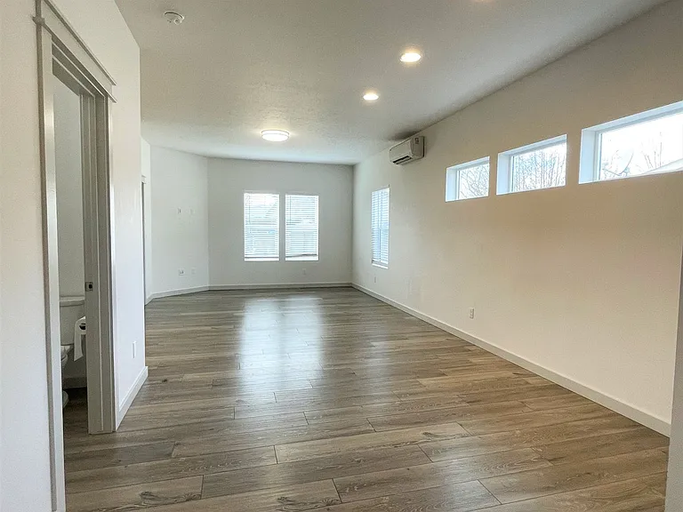 5899 N Lakeshore Way — Photo 8