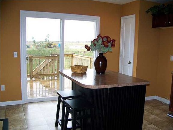 Kitchen island with snack ledge