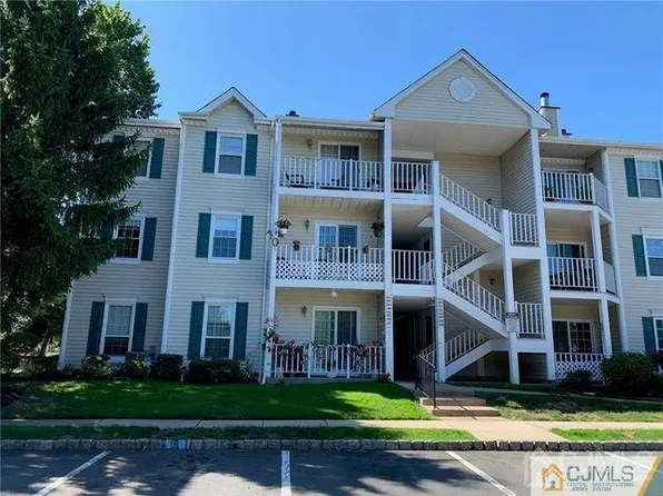 495 Witney Ct, North Brunswick, NJ 08902