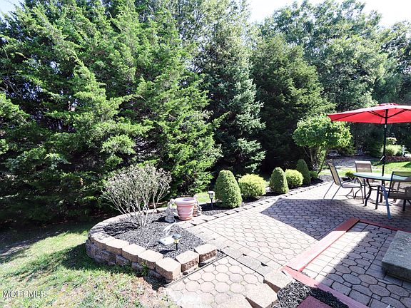 4th image of 29 Valley Stream Place