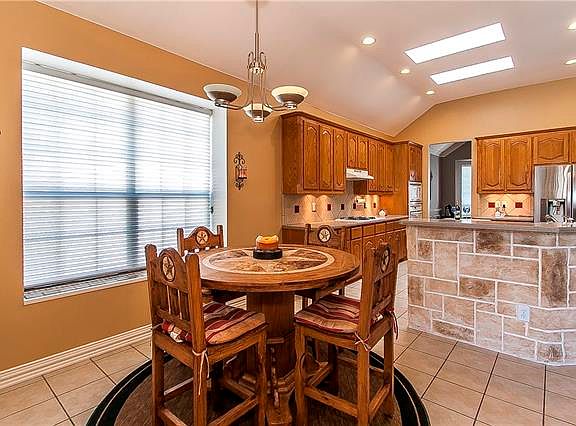 5th image of 2813 Suzanne Dr