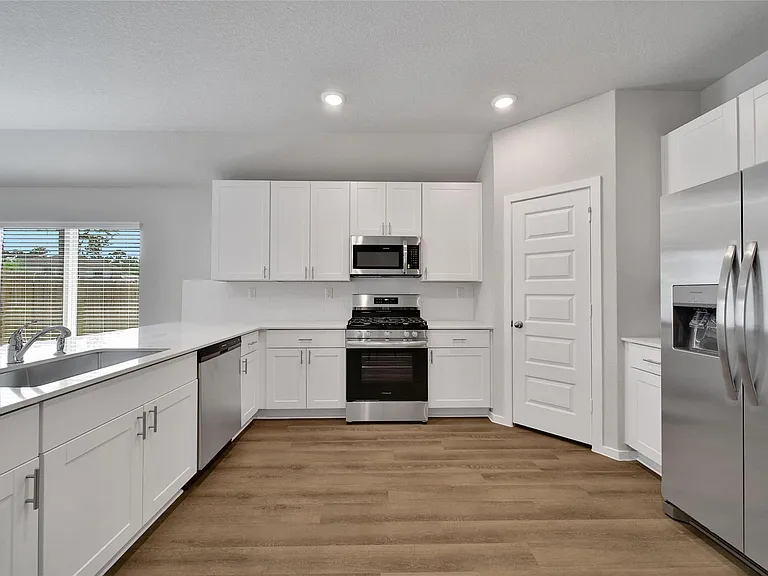 8007 Camphor Ct — Photo 5