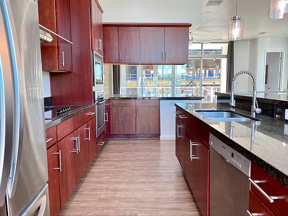 4th image of 362 S Farmer Ave #362
