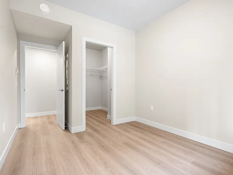 641 Claremont St — Photo 18