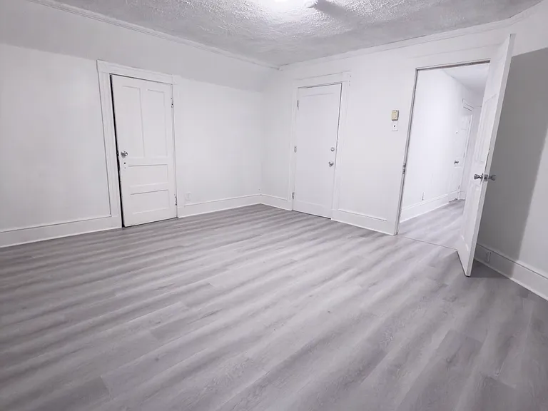 33 Greenbrier St #3 — Photo 12