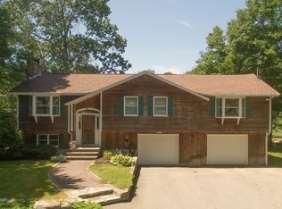 14 Stewart Rd, Pawcatuck, CT 06379