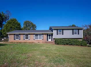 315 Shoally Ridge Dr, Boiling Springs, SC 29316