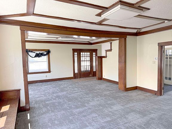 5th image of 940 W 24th St