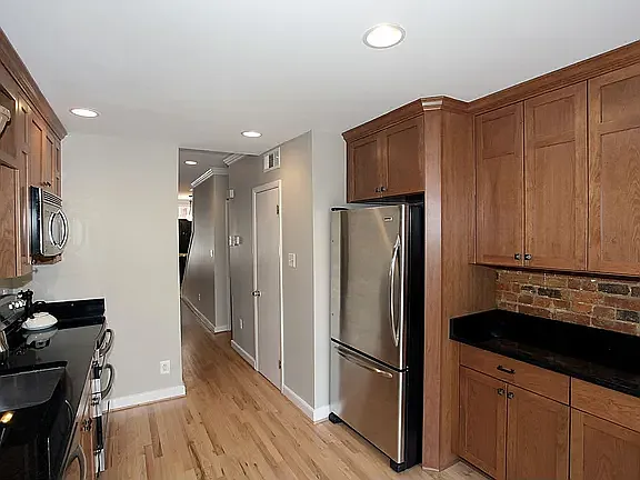 656 Acker Pl NE — Photo 8