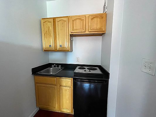 4th image of 341 Franklin Ave #7