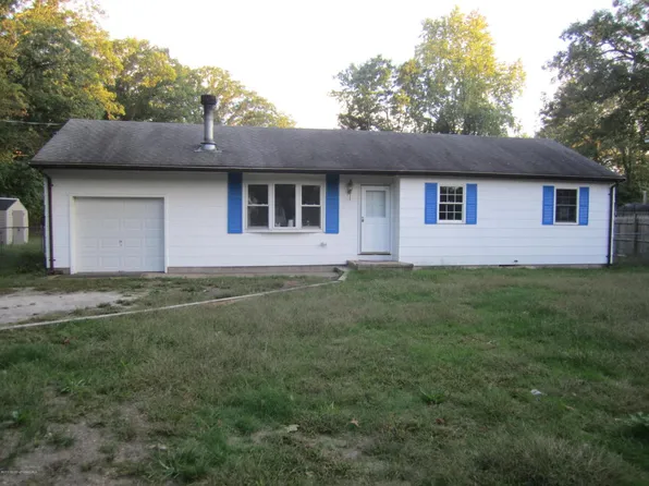143 W 4th St, Howell, NJ 07731