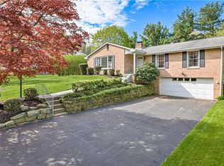 1958 Dubonnet Ct, Allison Park, PA 15101