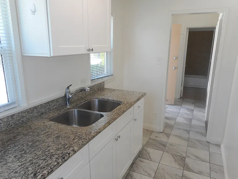 7336 Comstock Ave #B — Photo 1