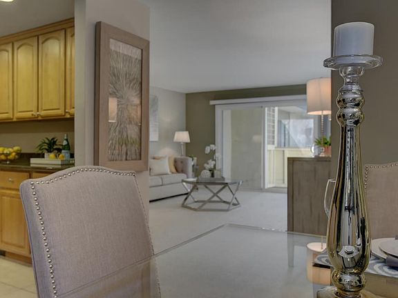 5th image of 1033 Crestview Dr APT 307