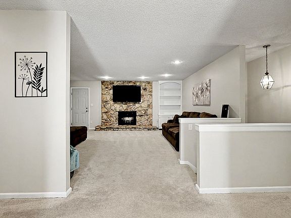 5th image of 1224 N Armstrong Ct
