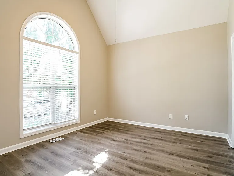 4909 Windblown Ct — Photo 10