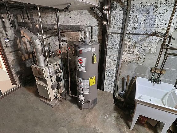 5th image of 2959 Laconia Ave Floor 1