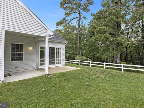 3rd image of 76 Spring Lake Blvd