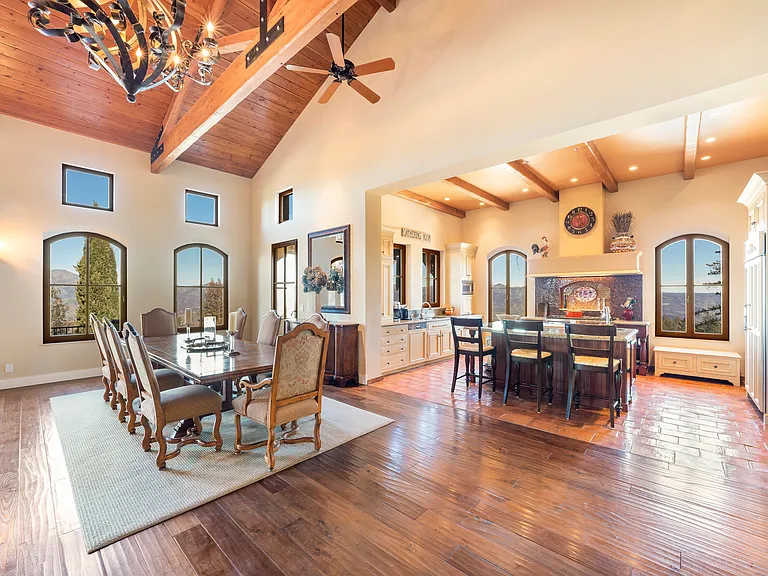 2110 Diamond Mountain Rd — Photo 9