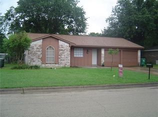 3228 Hummingbird Ln, Denton, TX 76209