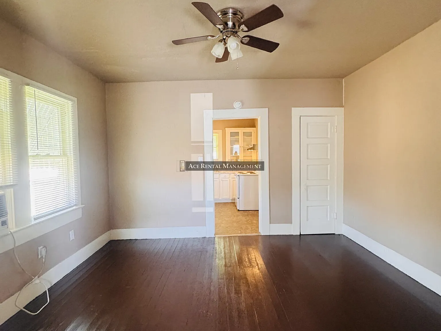1 Bedroom | 1 Bathroom Open Floorplan Apartment located in Port Arthur, TX — Photo 3