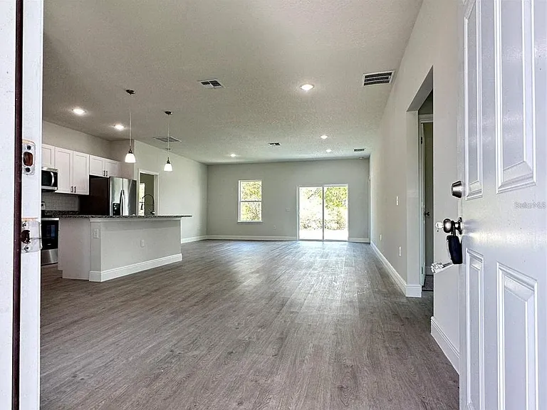 149 Maple Dr — Photo 5