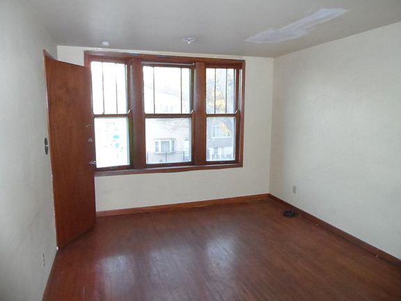 4th image of 4437 S Fairfield Ave #2