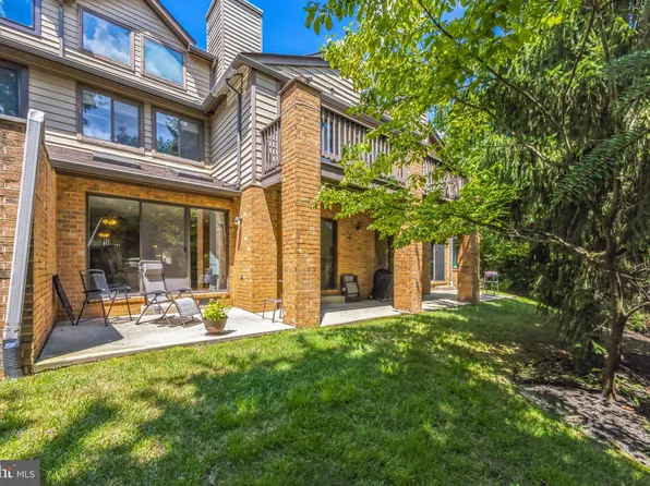 1601 Augusta Cir, Mount Laurel, NJ 08054