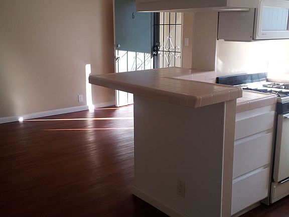 5th image of 4621 32nd St APT 06