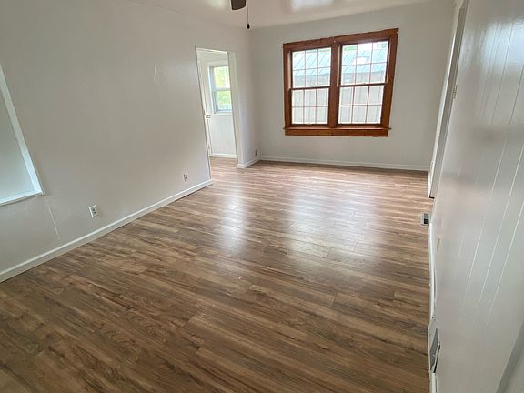 4th image of 1208 Windermere Dr