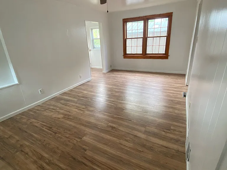 1208 Windermere Dr — Photo 4