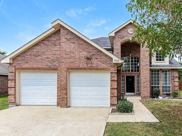 3703 Sycamore Ln — Photo 1