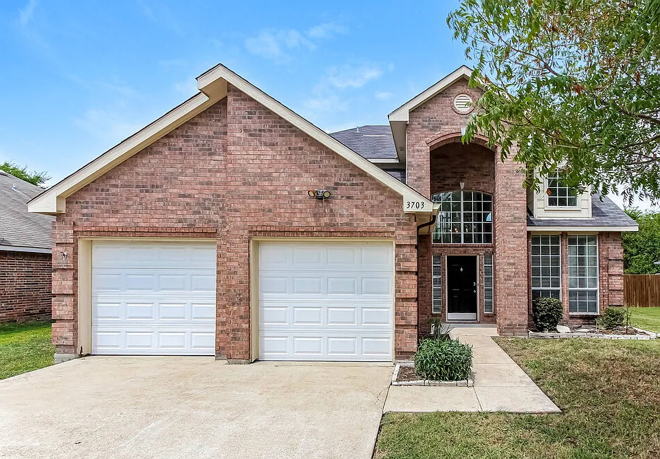 3703 Sycamore Ln