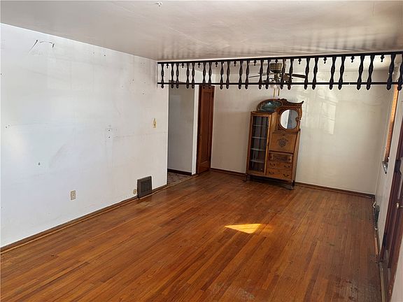 4th image of 337 Poe Dr
