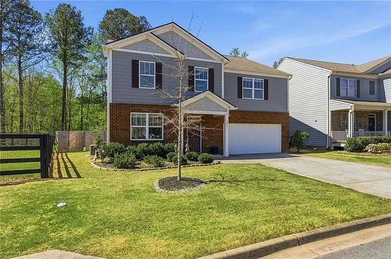 5 bed, 3.0 bath, 3268 sqft, $2,650 — Photo 2