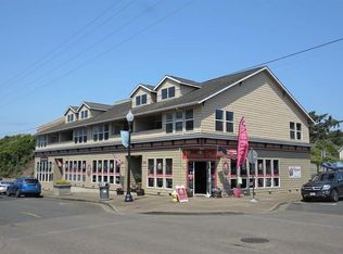 622 NW 3rd St, Newport, OR 97365