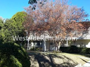 23525 Aetna St, Woodland Hills, CA 91367