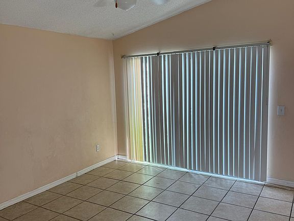 4th image of 2206 Atrium Cir