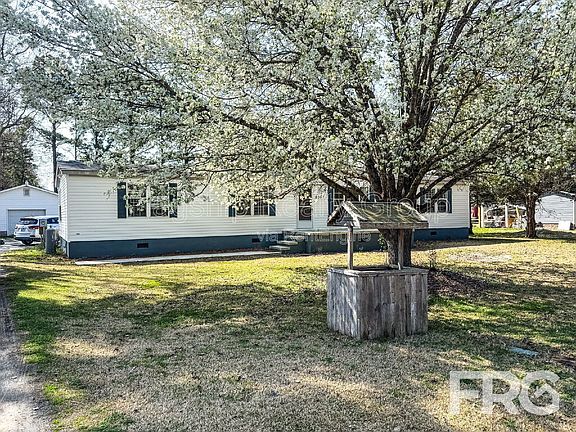 2nd image of 2057 Oakley Rd