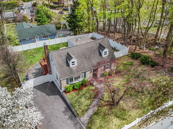 4 Perry Avenue, White Plains, NY 10603