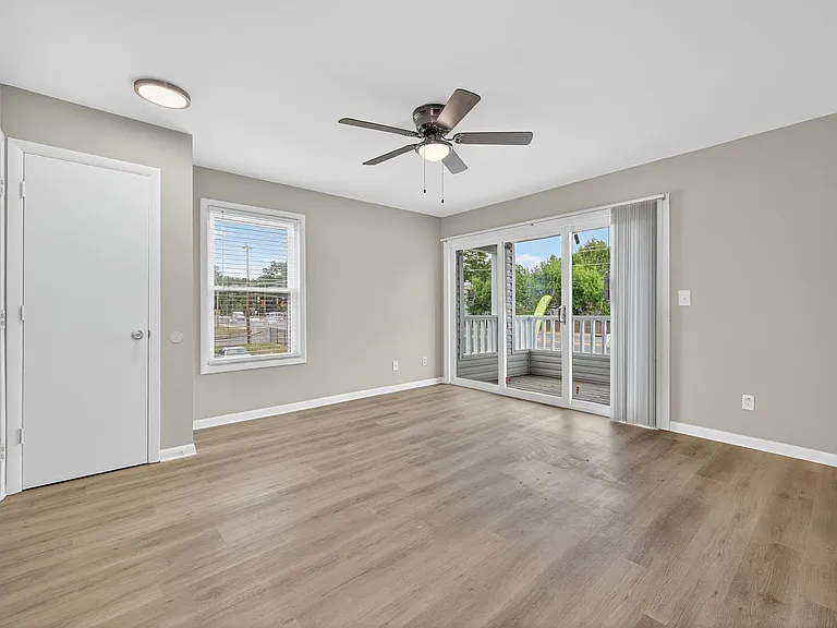 The Grove Apartments — Photo 27