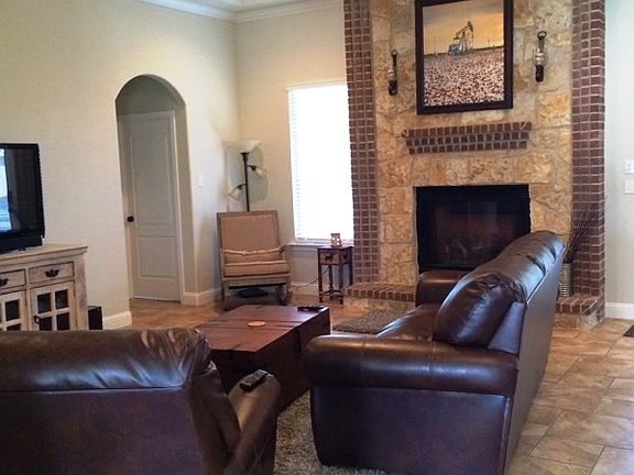 4th image of 5305 Hilltop Dr
